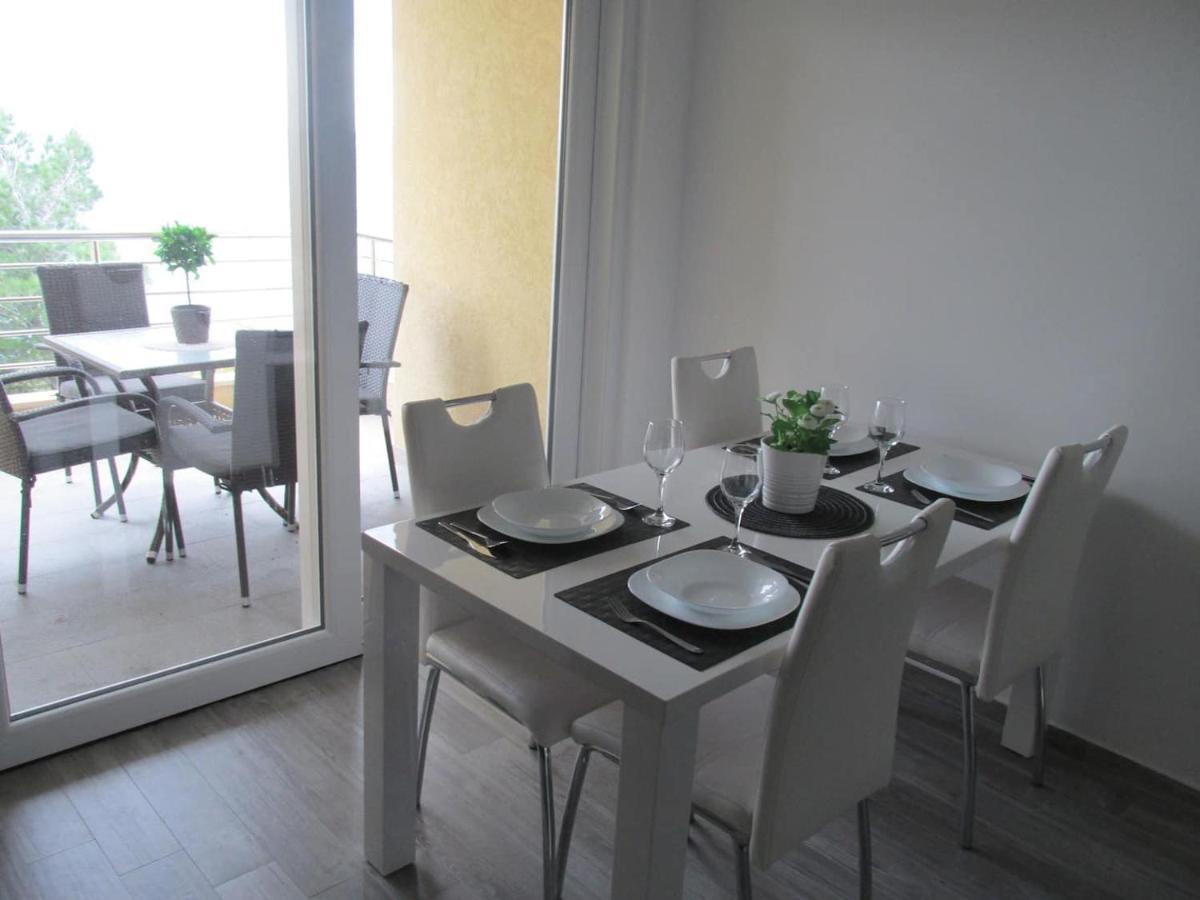 Novi Lux Apartment Novi Vinodolski Exterior foto
